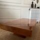 Table basse loupe d’orme Rochebobois années 1970