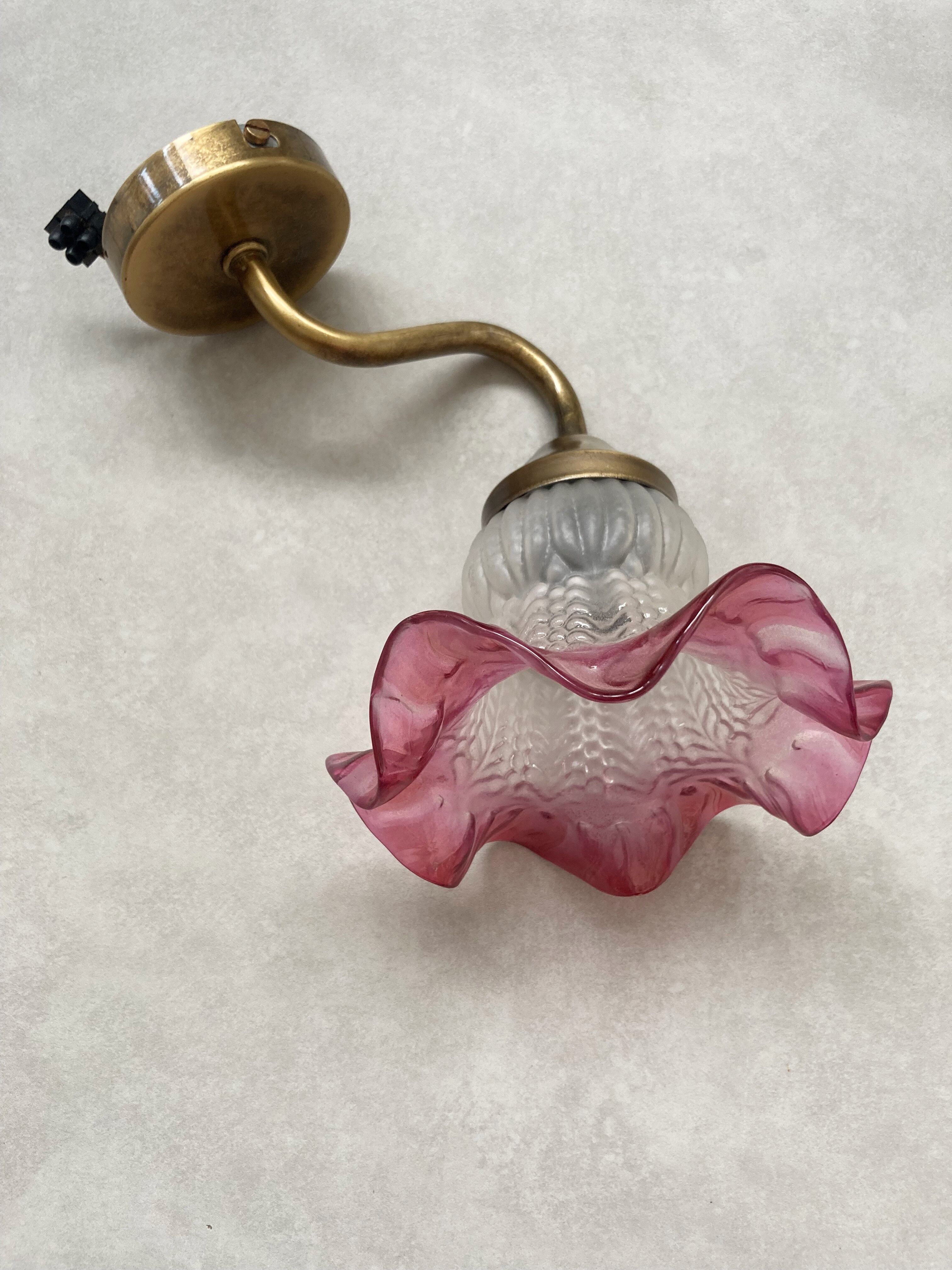 Pink tulip wall lamp