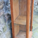 Corner store showcase