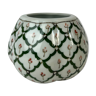 Green brace patterned pot