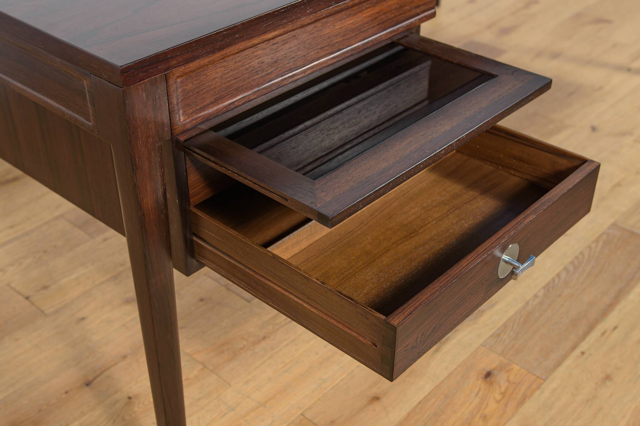 Mid-Century Rosewood Freestanding Desk FD 951 Model Diplomat.