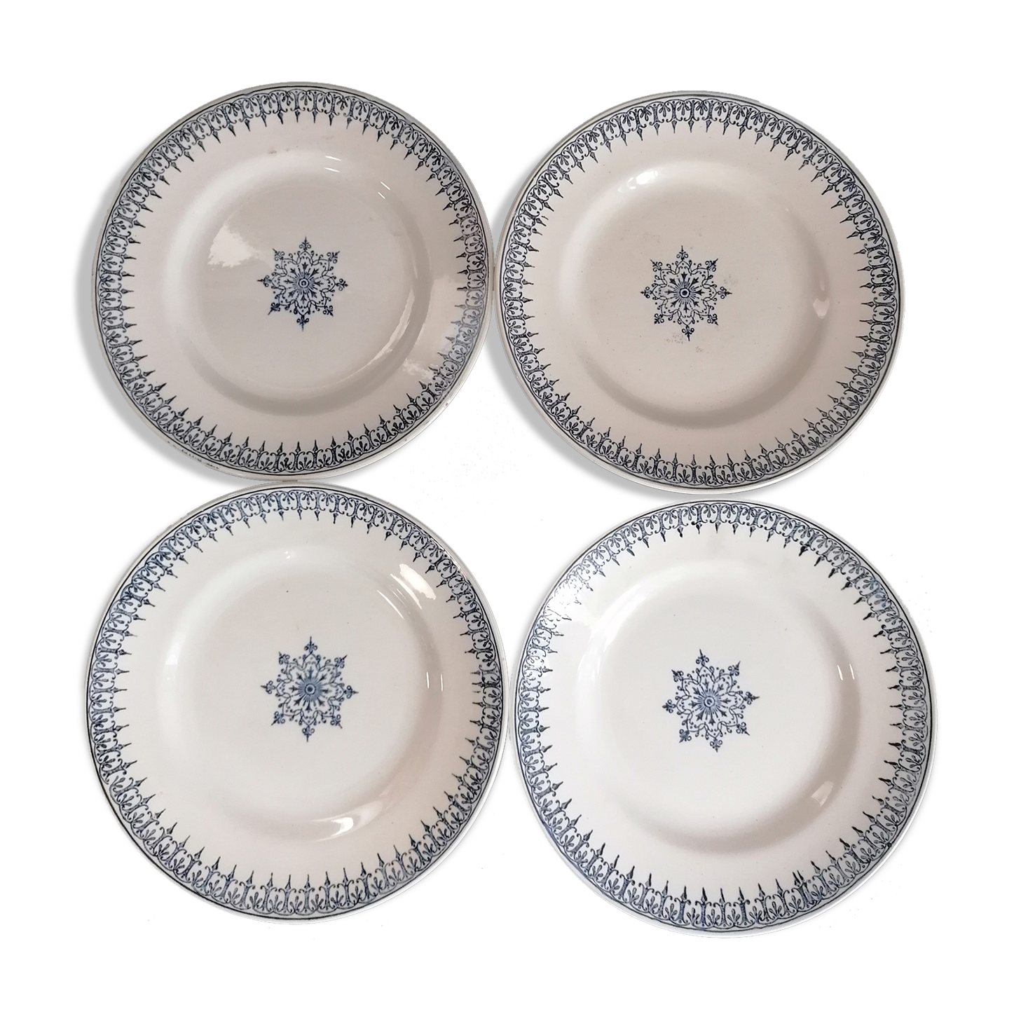 Set of 4 plates St Amand Terre de Fer