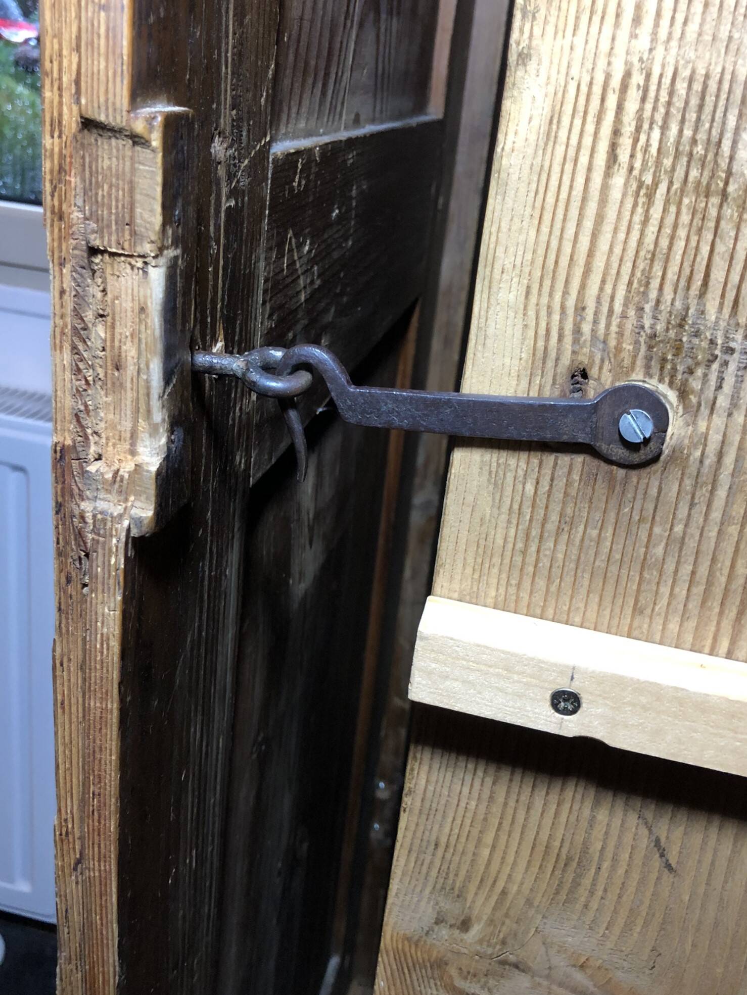 Alsatian armoire from 1878 in Pichepin – A unique and authentic piece