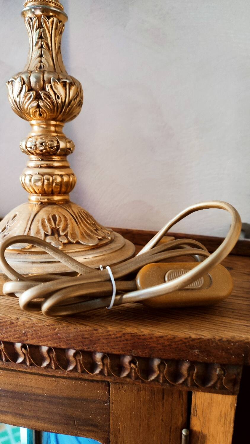 Paire de lampes classiques en bronze