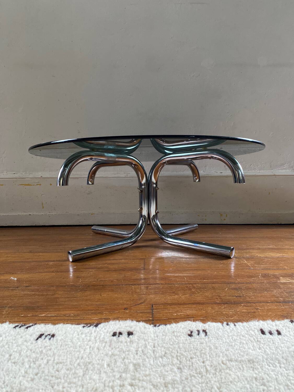 Tubular round smoked glass coffee table vintage 1970