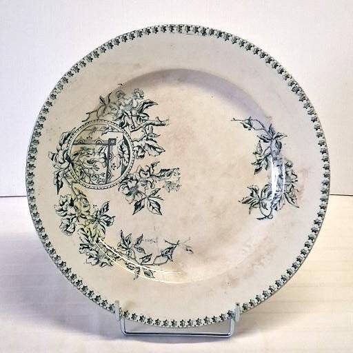 Plat à tarte ancien en terre de fer de chez Lebacqz et Bouchart en bon état