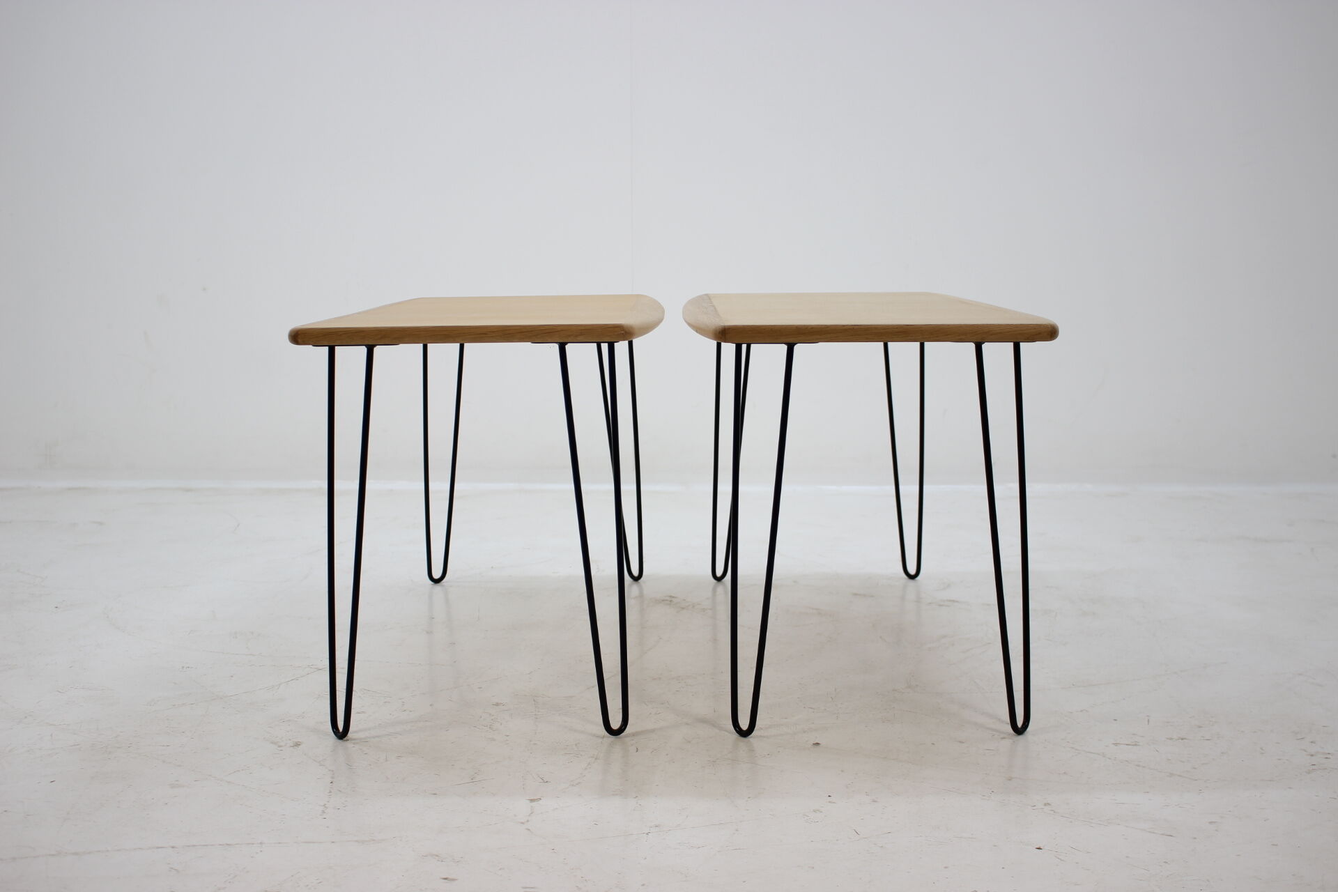 1960s Oak coffee table on hairpin legs