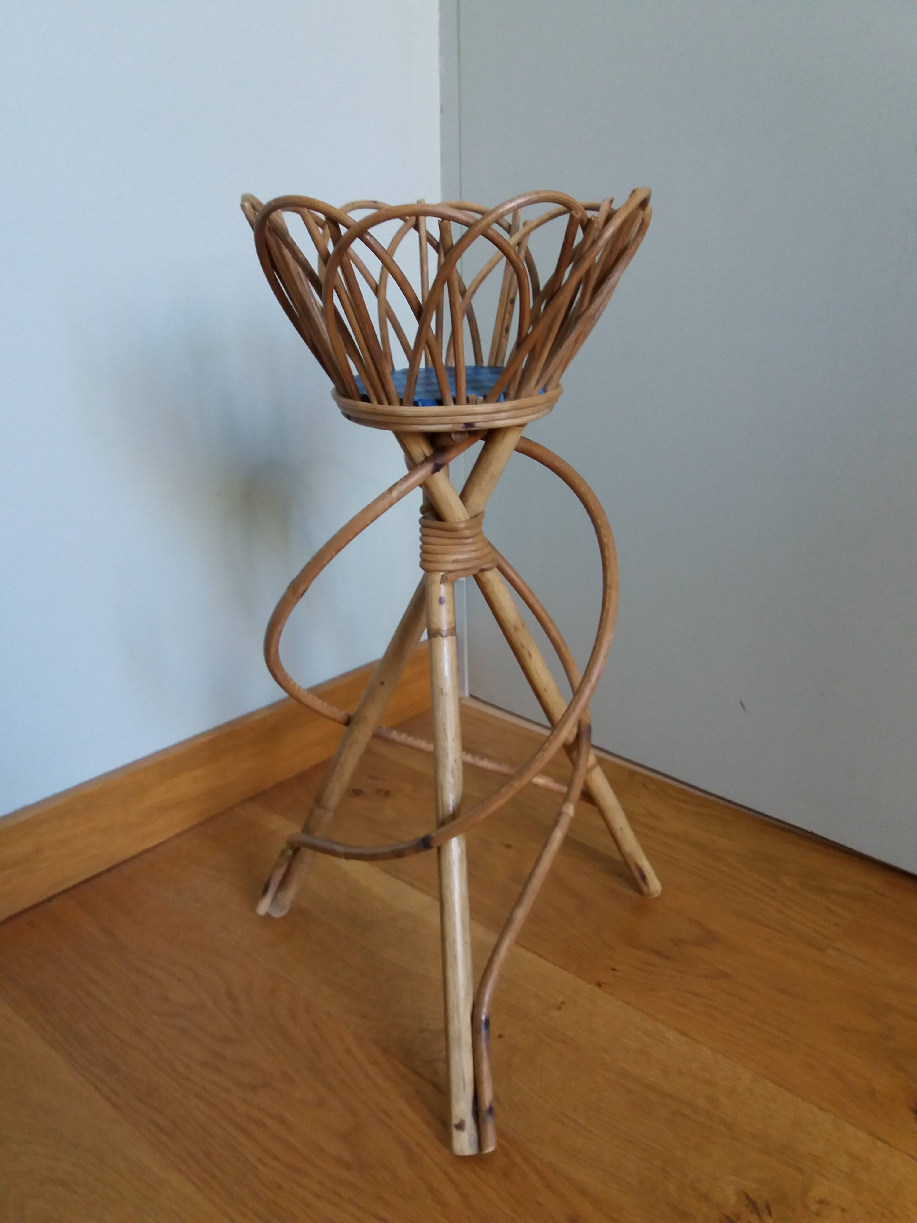 Rattan wicker plant holder