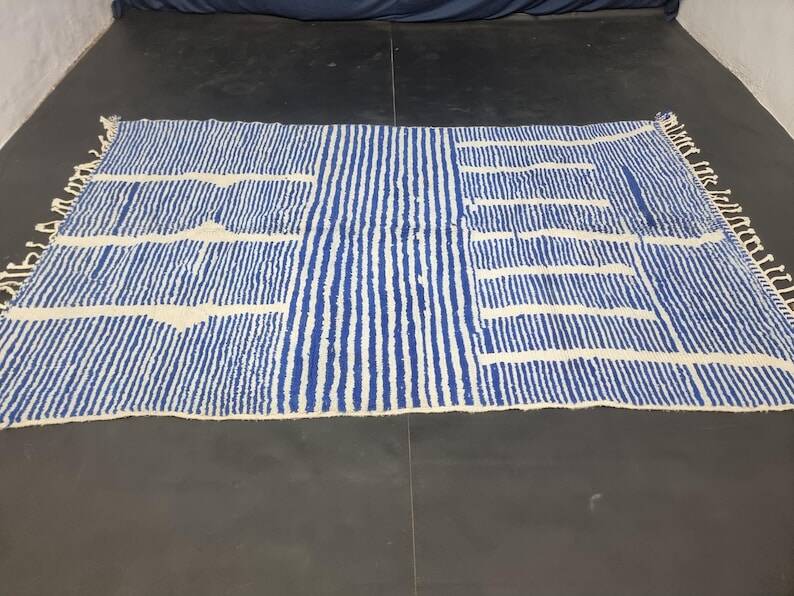Authentic traditional handmade pure wool rug size 150/250 cm.