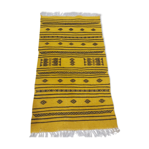 Tapis kilim motarde et
