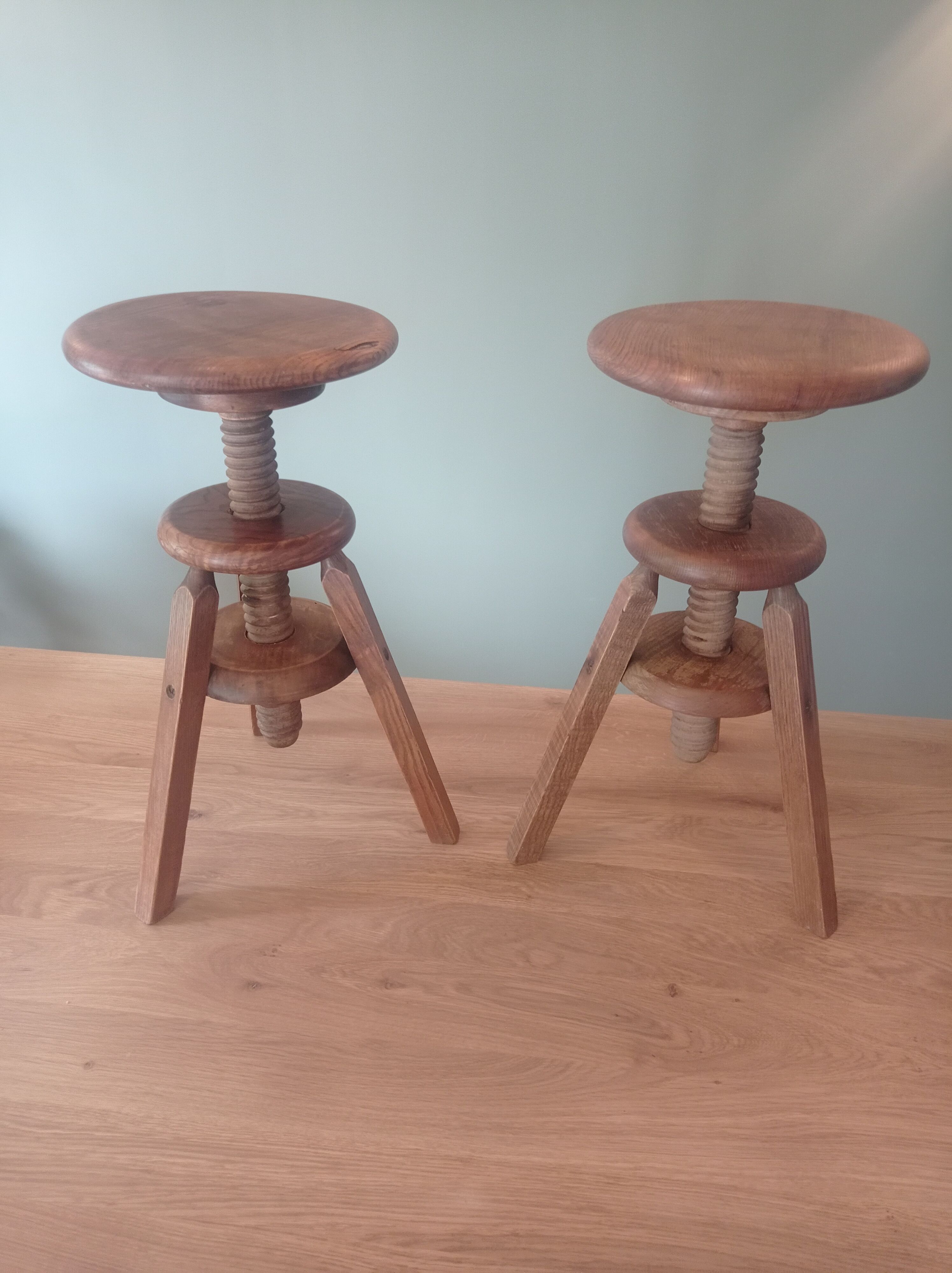 Screw watchmaker's stools