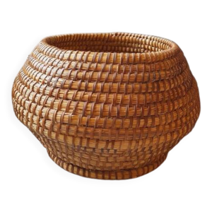 cache pot ancien en pailles