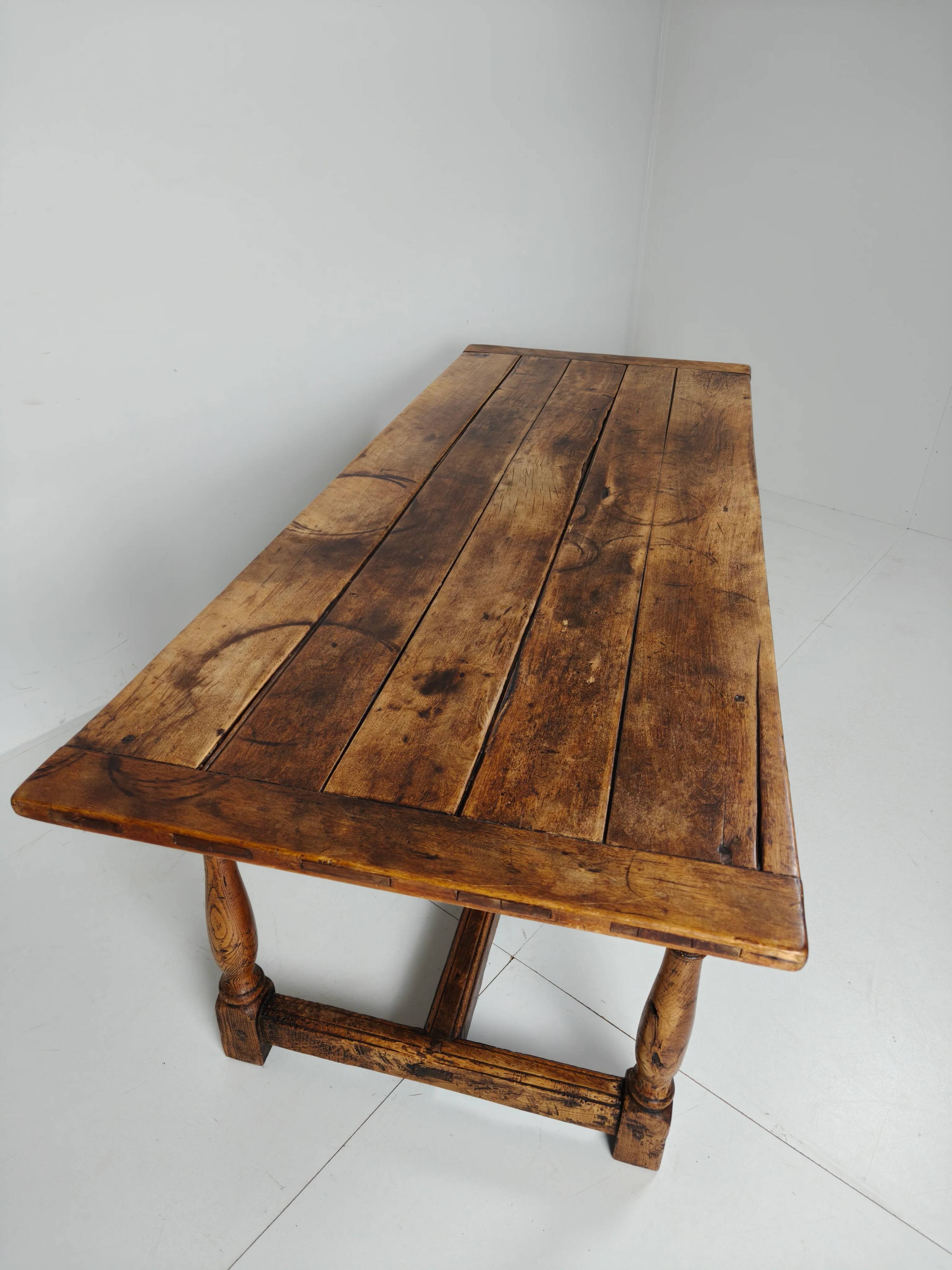 French antique dining table 1800-1830