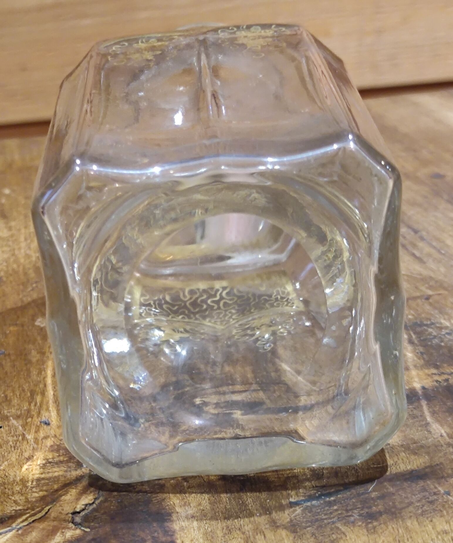 Old carafe kirsch crystal Baccarat and mother-of-pearl