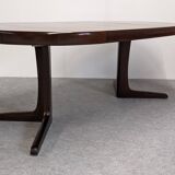 Baumann extendable dining room round table, France circa 1970.