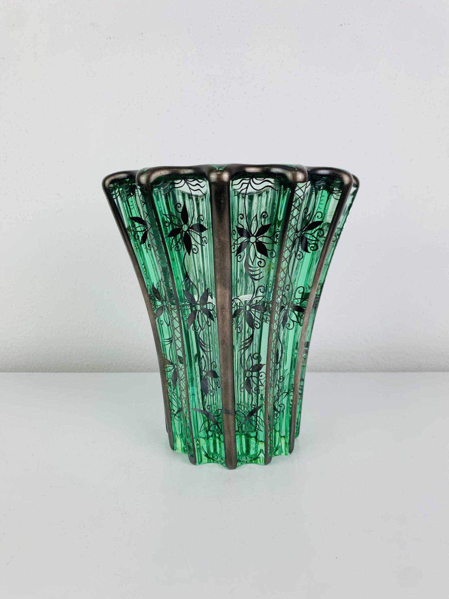 Vase art déco Pierre D'Avesn décor à l'argent par atelier Saint Graal
