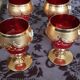 Verres rouges, dorés