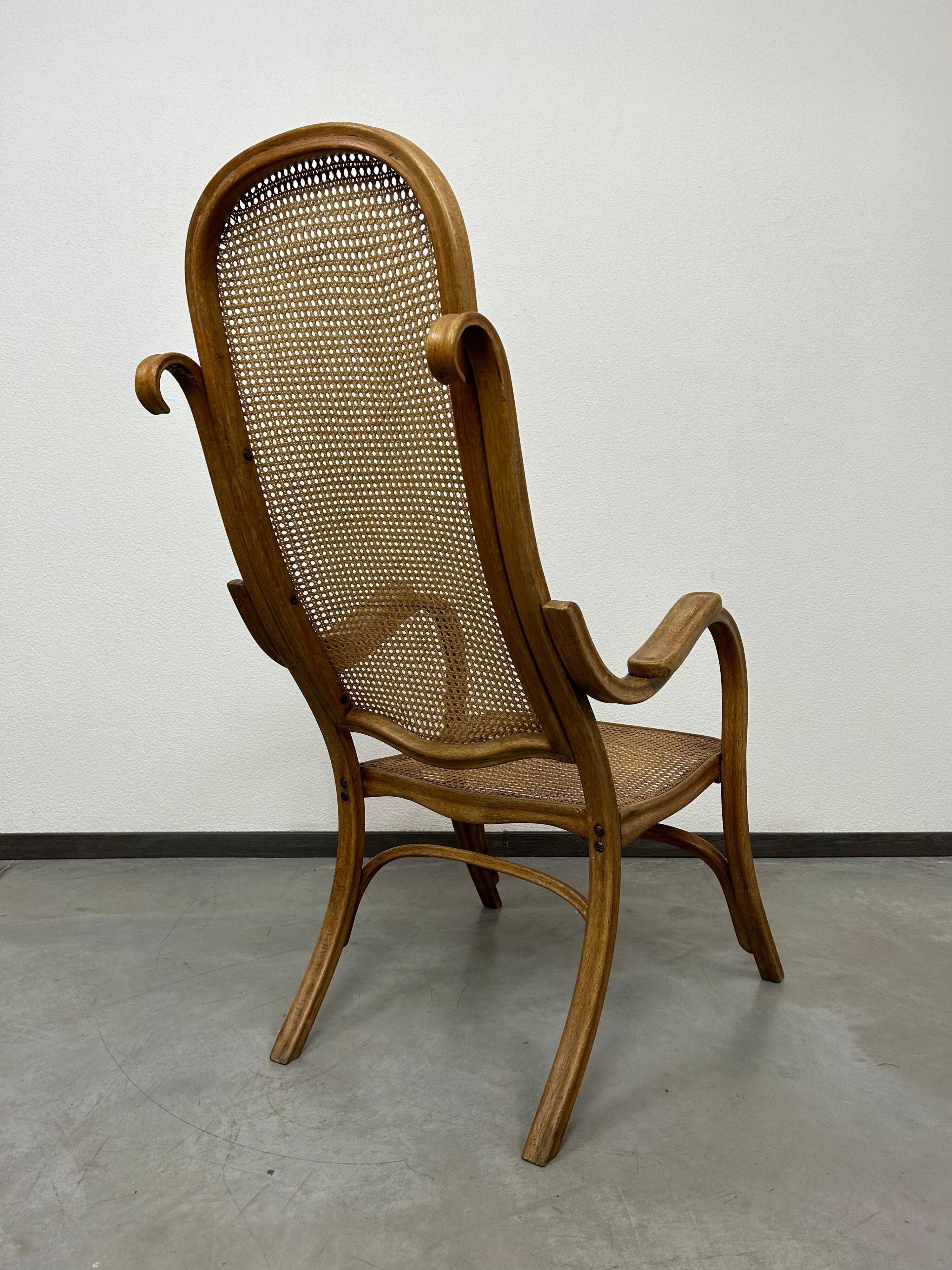 Fauteuil facile n°1 avec siège en rotin par Thonet