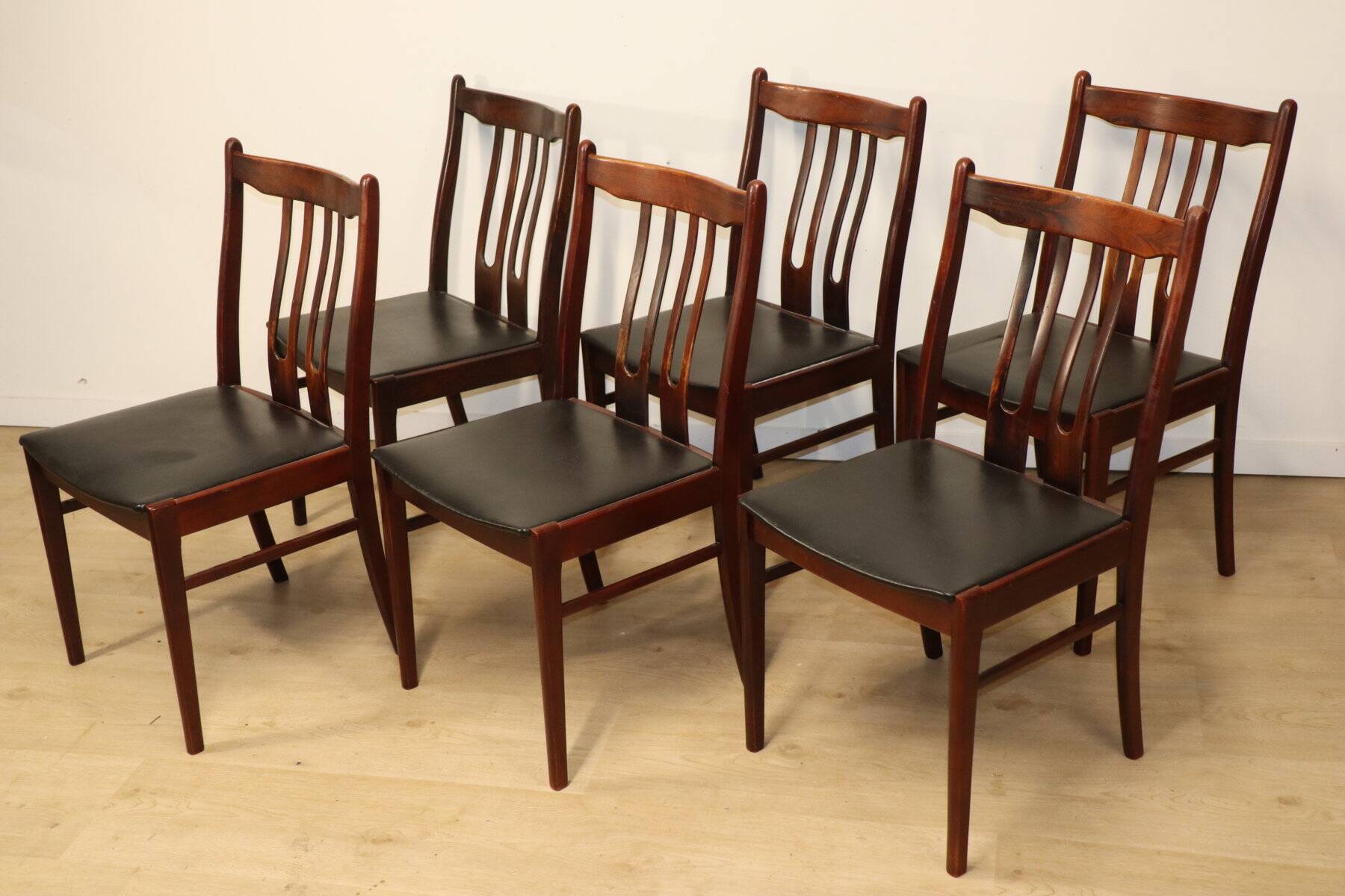 Set of 6 Scandinavian chairs in rosewood, 1960.