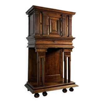 Credenza, carved walnut cabinet from the 17th century Renaissance.