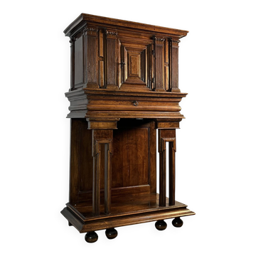 Credenza, carved walnut cabinet from the 17th century Renaissance.
