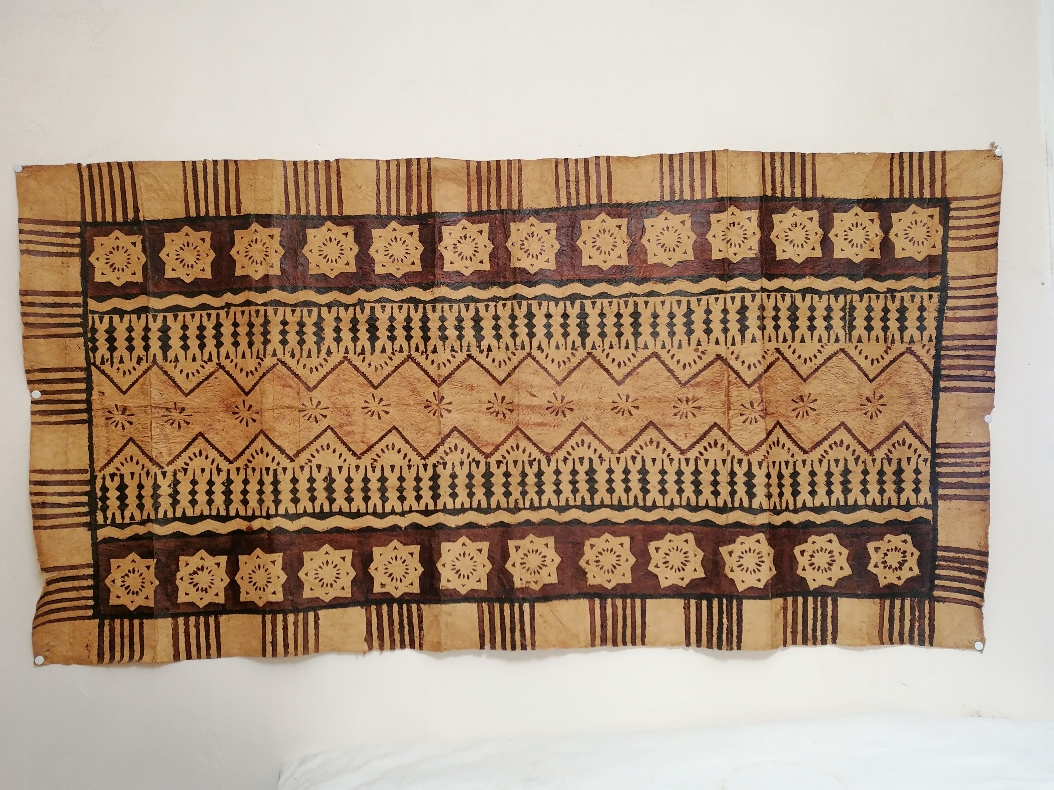Old tapa. hanging of beaten bark cloth. oceania. 1° half of the xxth.