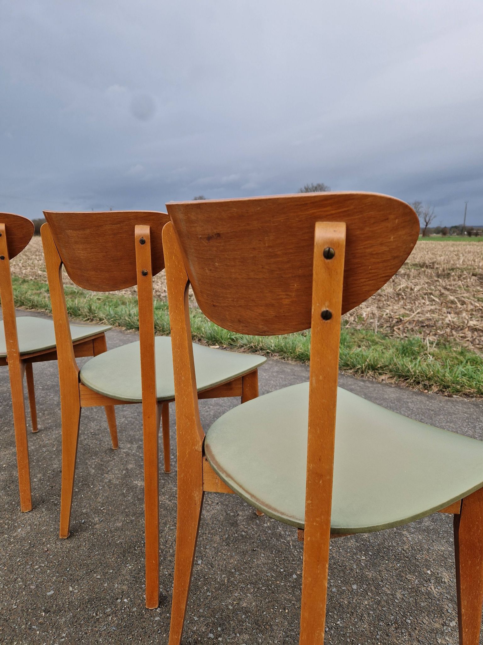 Set of 5 vintage Scandinavian style chairs