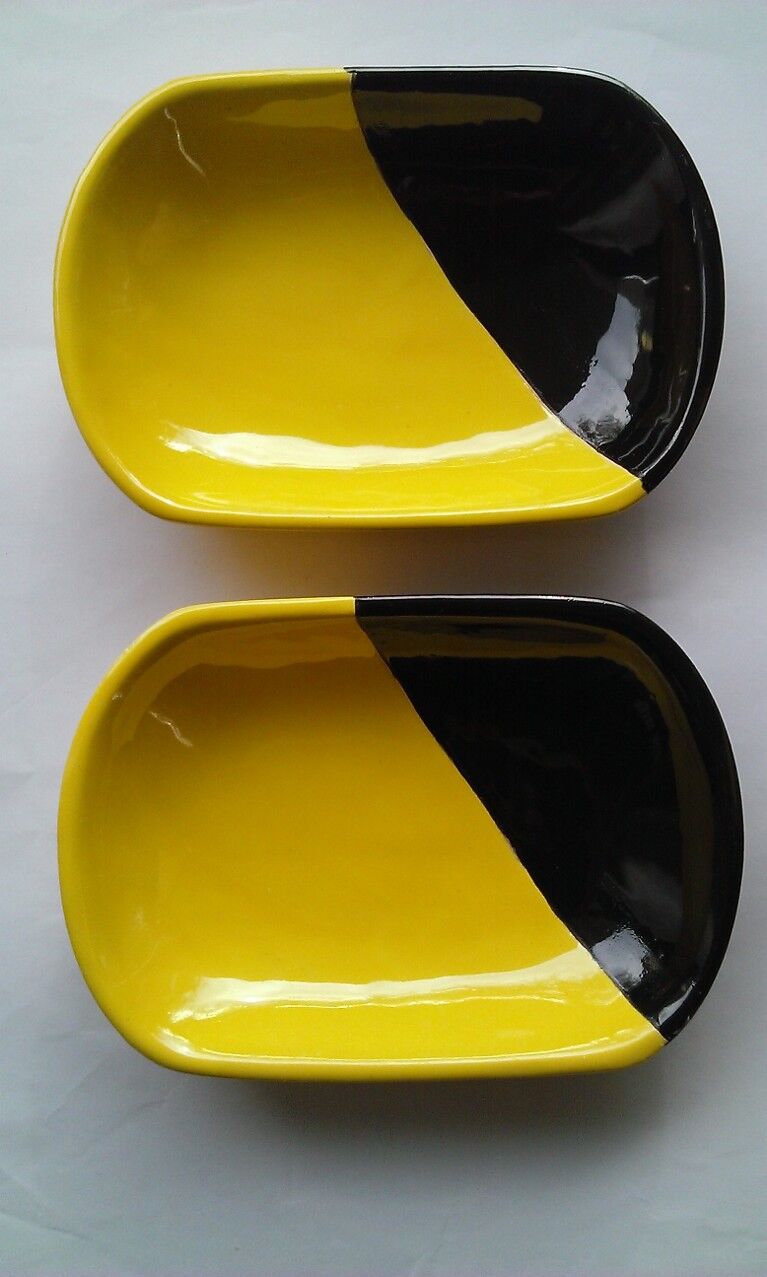 Pair of graphical cups