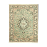 1960s carpet, 240 x 335