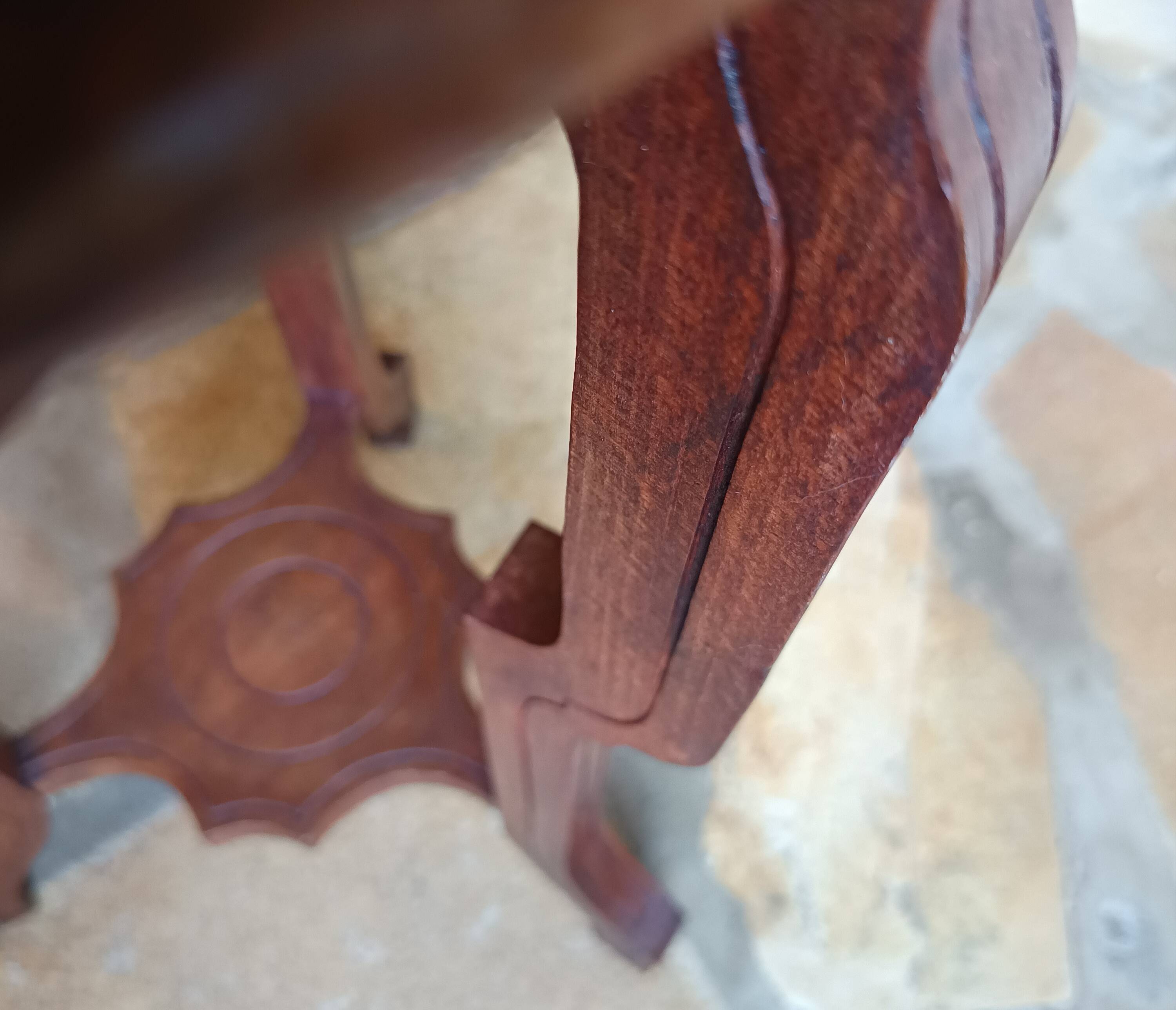 Guéridon ancien en bois massif avec plateau en marbre