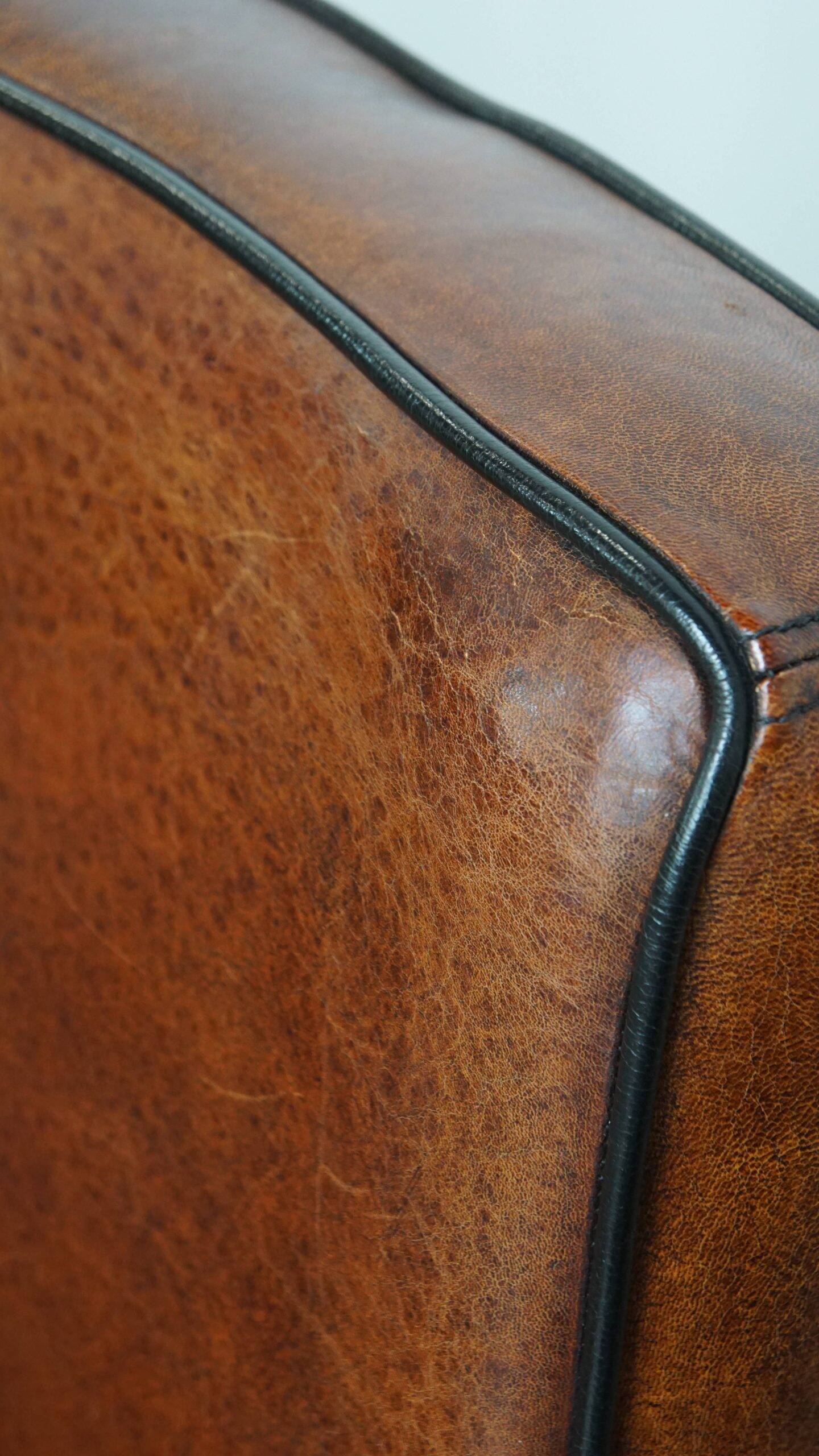 Luxury set of 4 comfortable dining chairs made of sheepskin leather