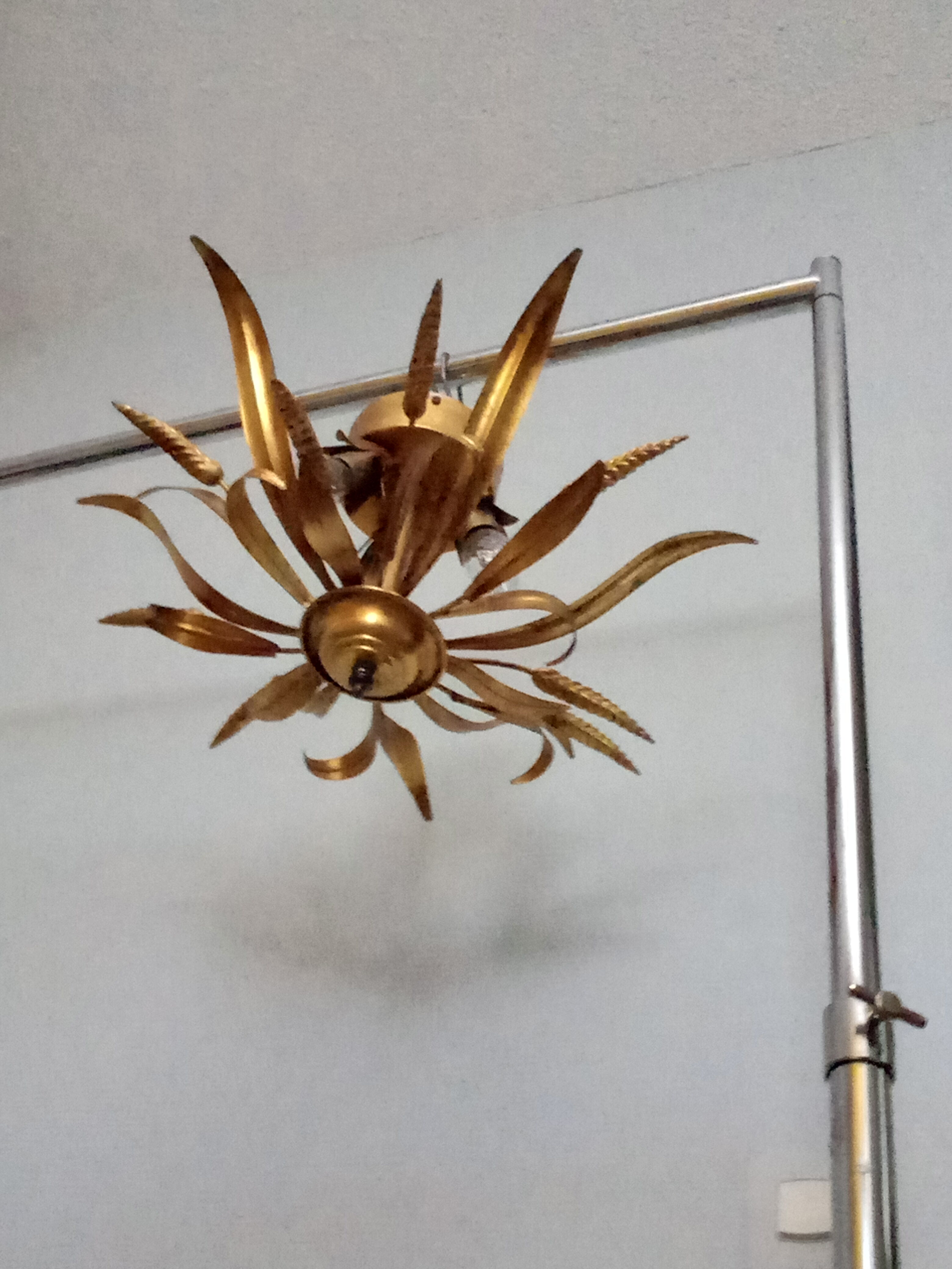 Lustre métal doré