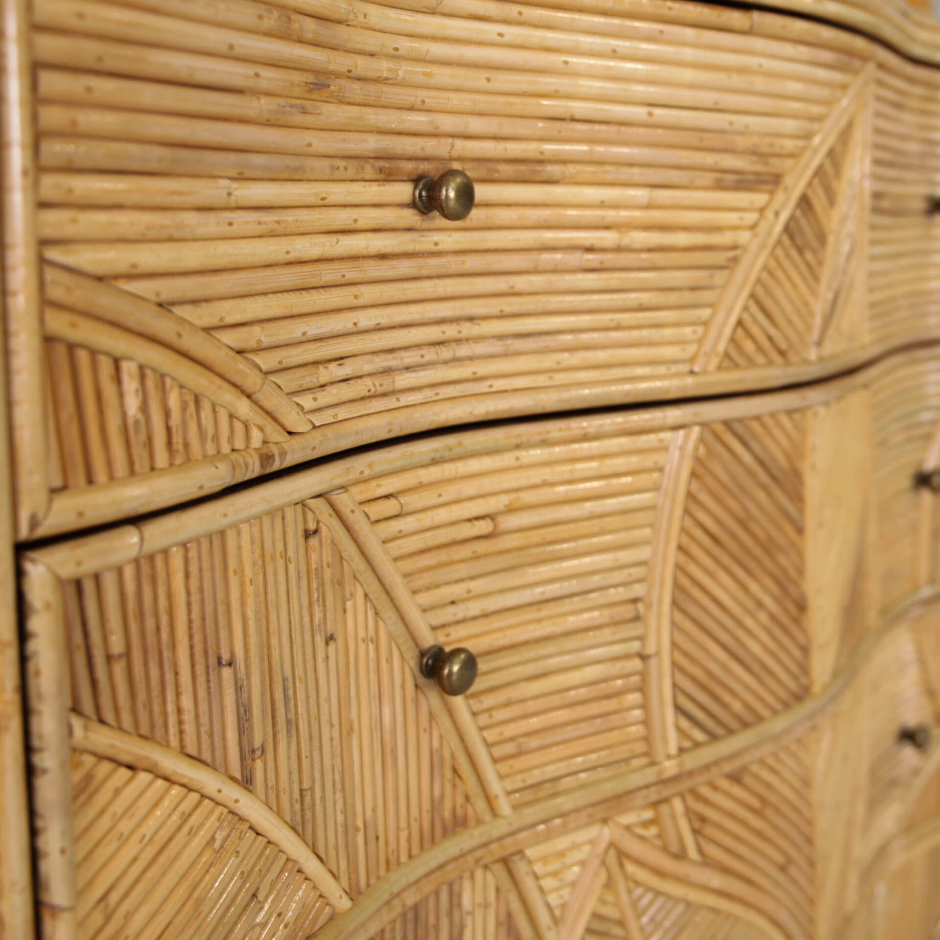 Commode « feuilles » en rotin