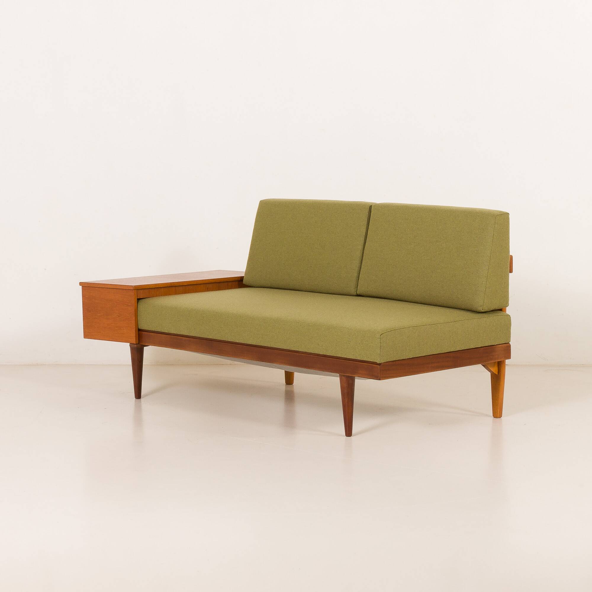 Svane daybed suit, set of 2 sofas and a side table by Igmar Relling, Norway