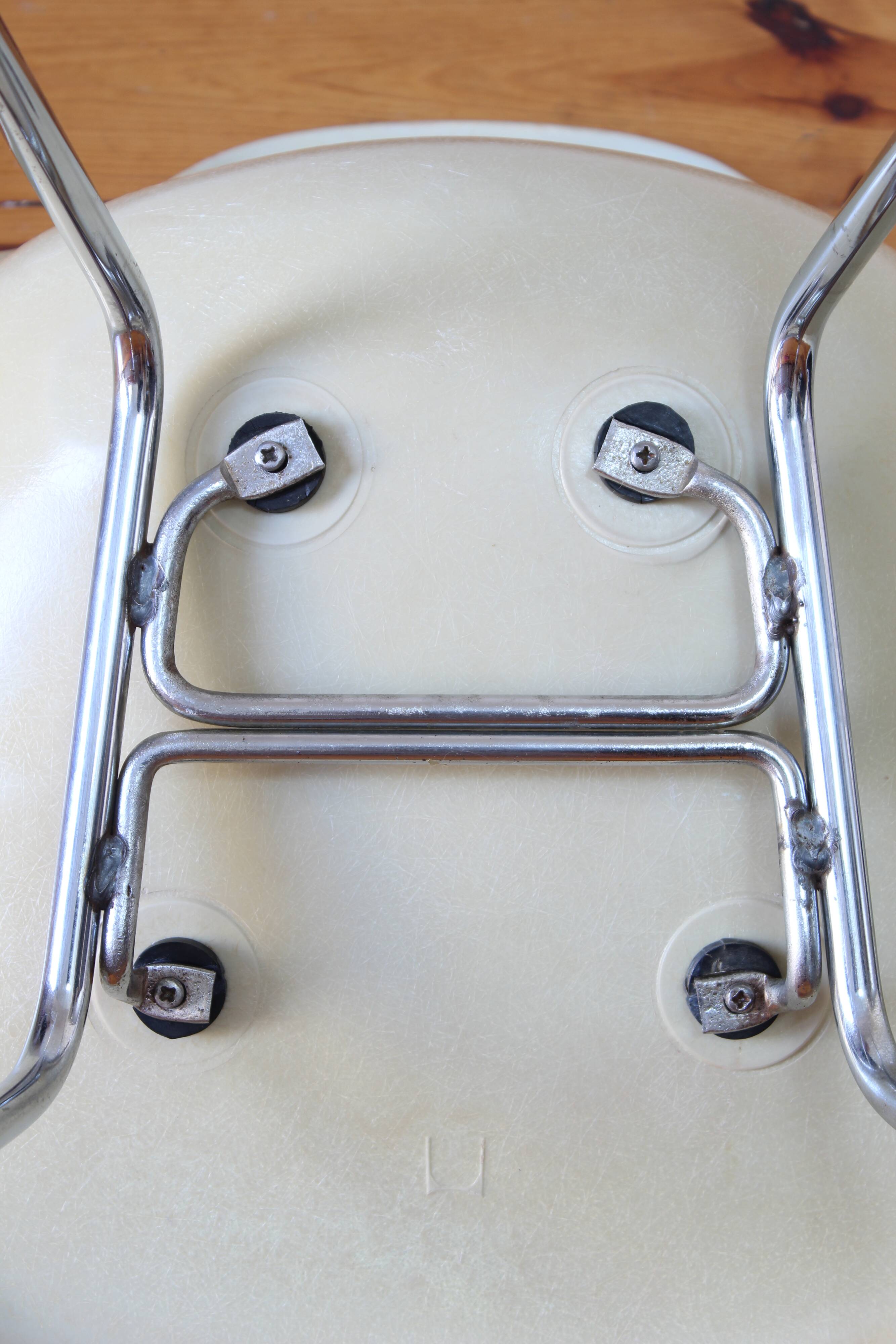 DSX fiberglass chair by Charles & Ray Eames for Herman Miller