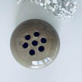 Vase stings flowers lens shape