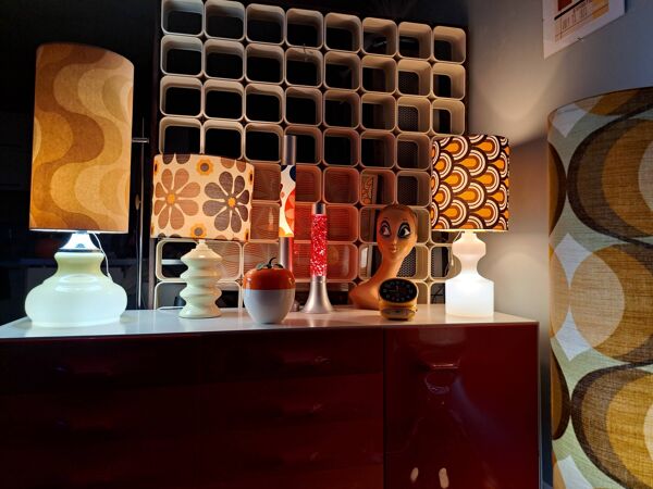 Lampe de sol 2 éclairages opaline seventies