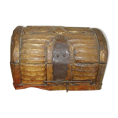 Ancien coffret à bijoux en forme de malle, en bois  armature et fermeture en fer forgé