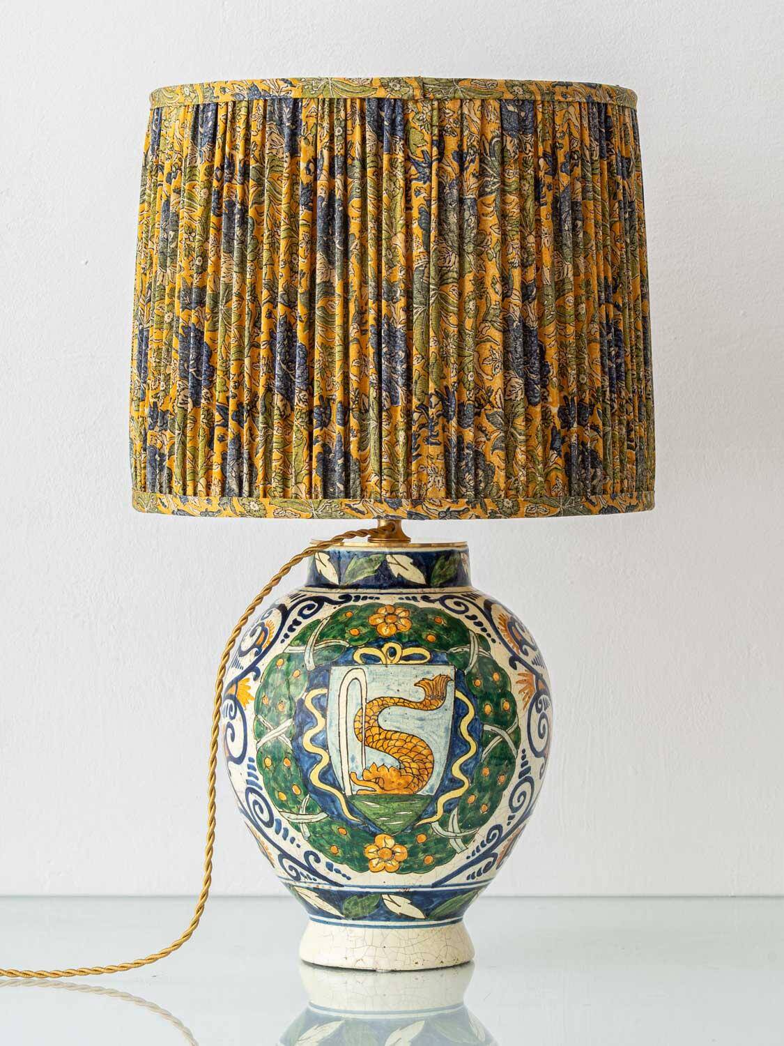 Table lamp in ceramic, Italian Renaissance, Cantagalli style, circa 1880-1900.