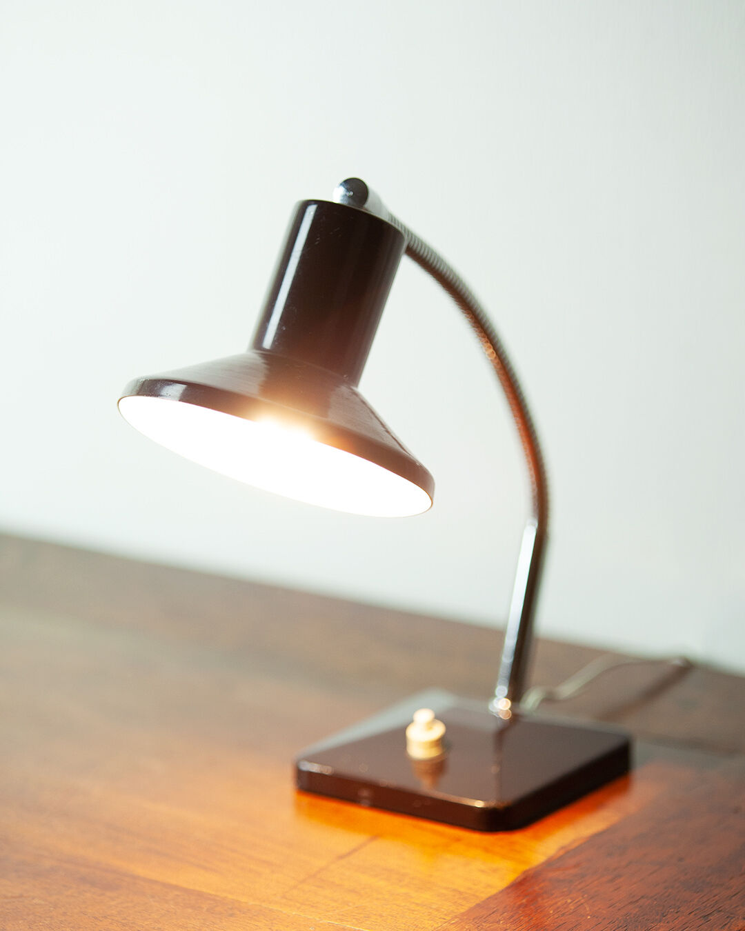 Desk lamp