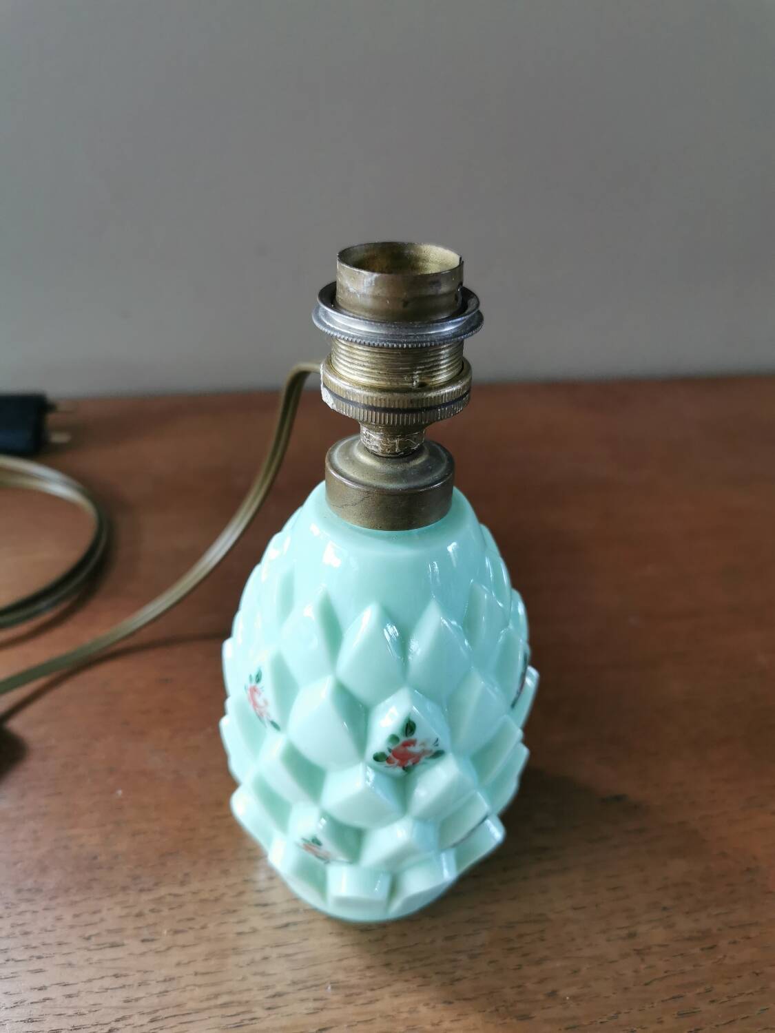 Small vintage pineapple lamp