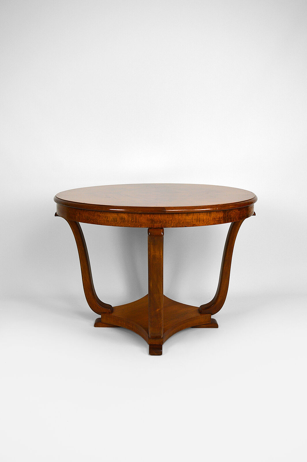 Round Art Deco pedestal table in walnut veneer circa 1930