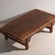 Table basse kang ancienne en bois d’orme – Chine, vers 1900