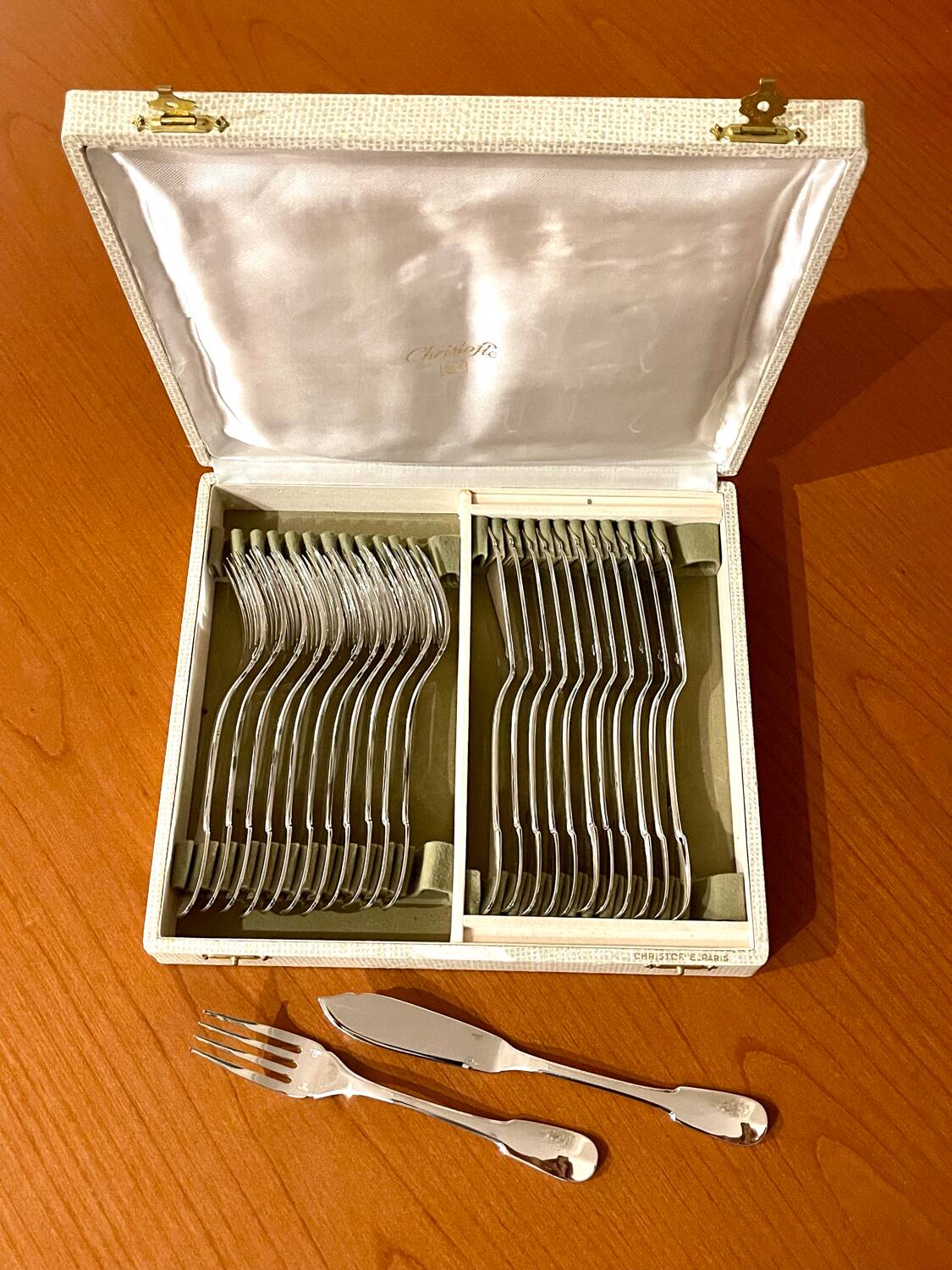 Christofle Cluny model fish cutlery, 12 forks, 12 knives, very good condition