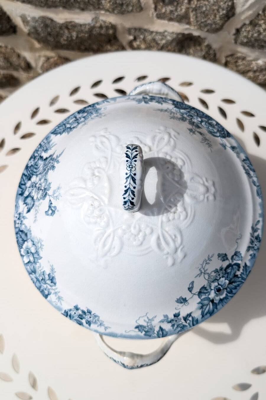 Large Marie Louise iron earth soup tureen