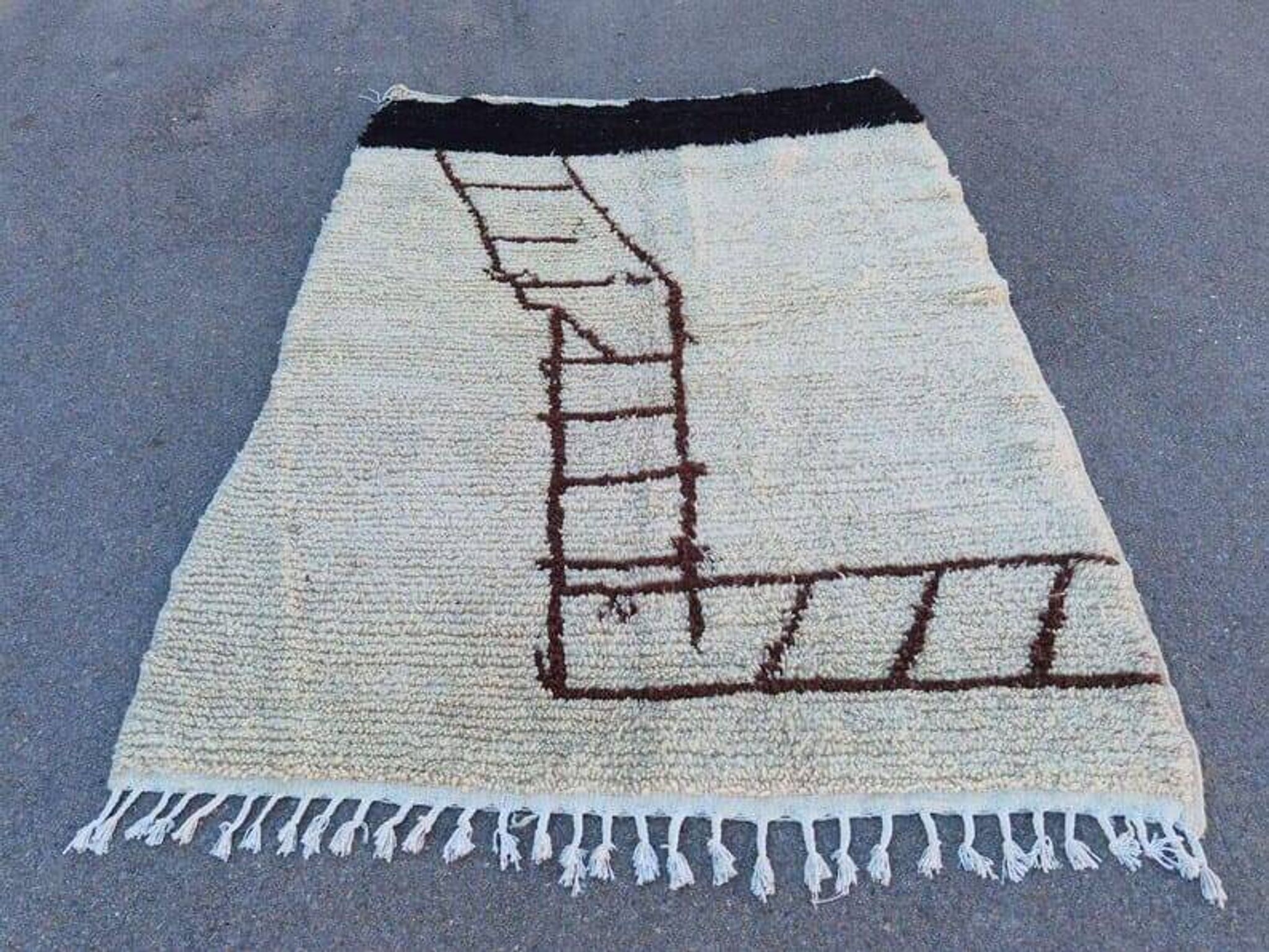 Handmade traditional natural wool rug 150/250 cm