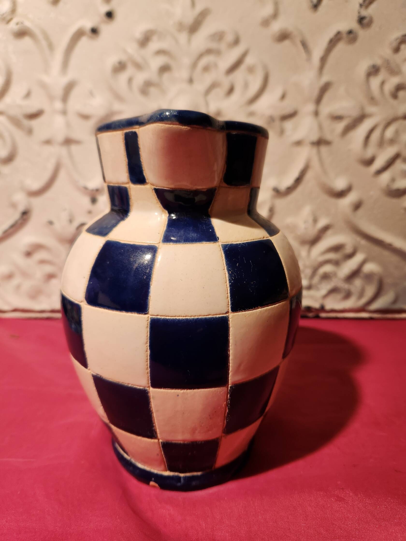 Ceramic jug with blue and white checkered pattern "Lustucru"