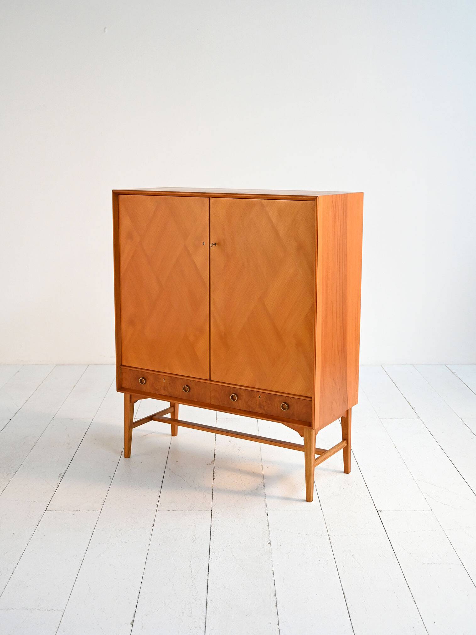 Elm and root veneer cabinet by AB Seffle Möbelfabrik, 1950s
