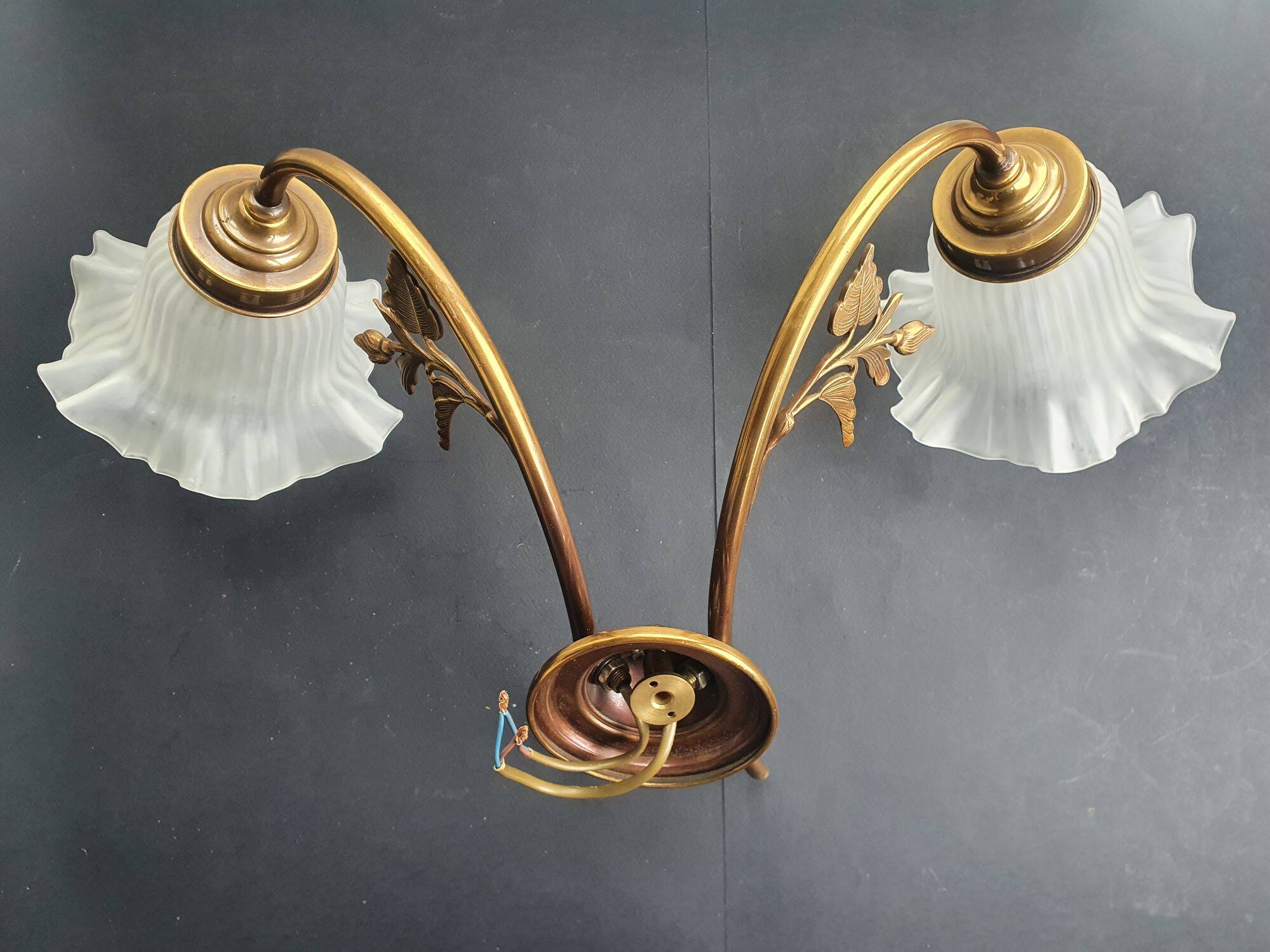 Paire d'appliques murales grandes doubles Art-Déco tulipes vintage France