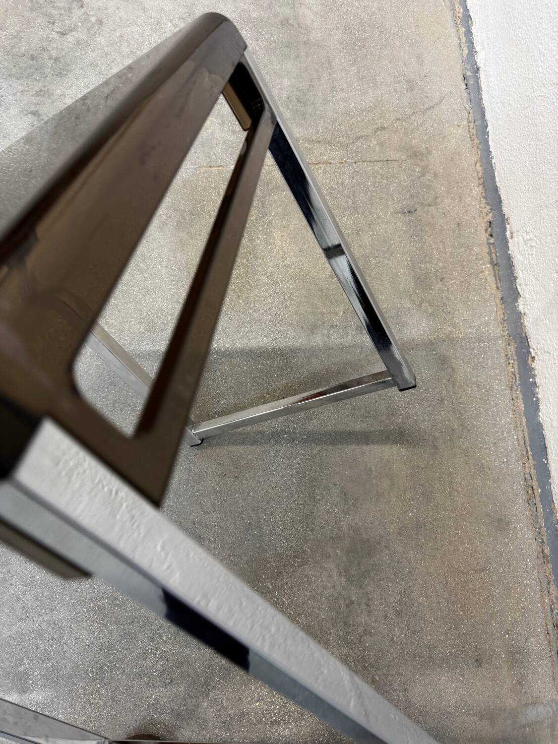 Table d'appoint attribué à Marc Berthier années 70